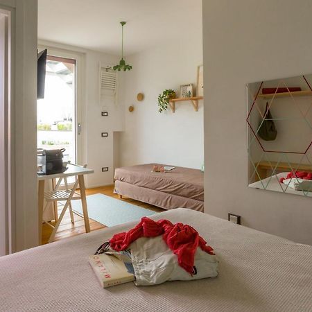 Duomo Views, Light, Jungle-Inspired Studio With Terrace Milan Luaran gambar