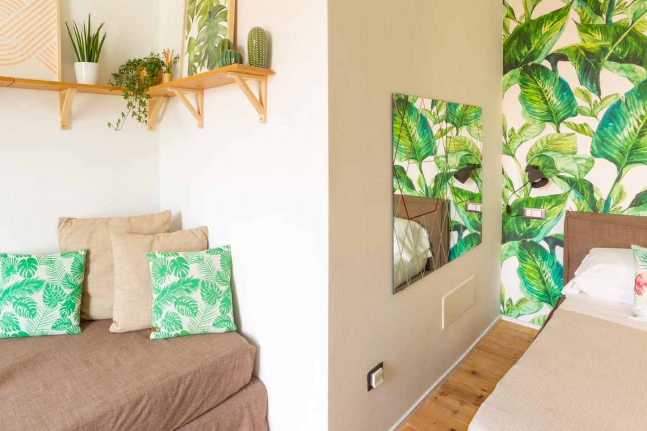Duomo Views, Light, Jungle-Inspired Studio With Terrace Milan Luaran gambar